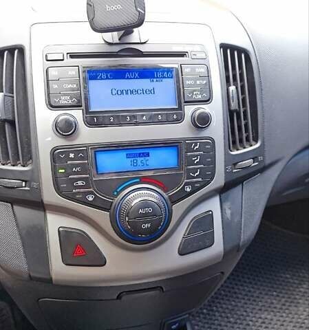 Коричневий Хендай i30, об'ємом двигуна 1.58 л та пробігом 255 тис. км за 6800 $, фото 14 на Automoto.ua