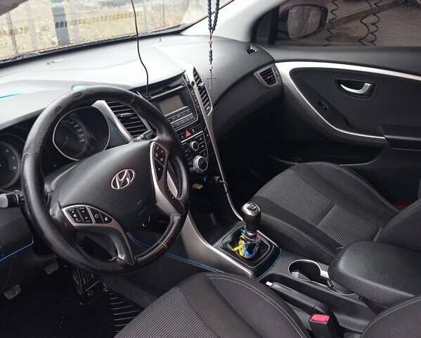 Коричневый Хендай i30, объемом двигателя 1.6 л и пробегом 238 тыс. км за 7200 $, фото 3 на Automoto.ua