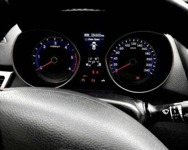 Коричневий Хендай i30, об'ємом двигуна 1.58 л та пробігом 184 тис. км за 9500 $, фото 15 на Automoto.ua