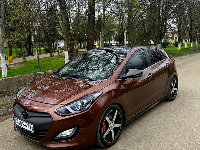 Коричневый Хендай i30, объемом двигателя 1.6 л и пробегом 253 тыс. км за 9000 $, фото 10 на Automoto.ua