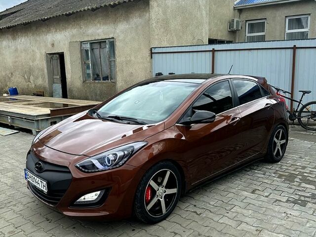 Коричневый Хендай i30, объемом двигателя 1.6 л и пробегом 253 тыс. км за 9000 $, фото 8 на Automoto.ua