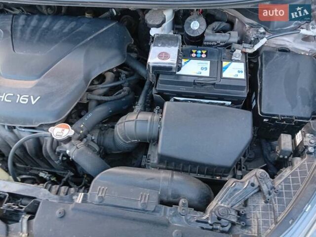 Хендай i30 2012 в Носовке на Automoto.ua Коричневый Хендай i30, объемом двигателя 1.6 л и пробегом 67 тыс. км за 12500 $, фото 3 на Automoto.ua