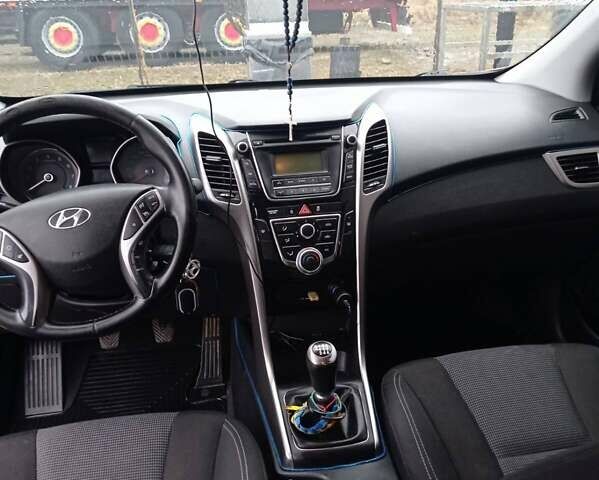 Коричневый Хендай i30, объемом двигателя 1.6 л и пробегом 238 тыс. км за 7200 $, фото 4 на Automoto.ua