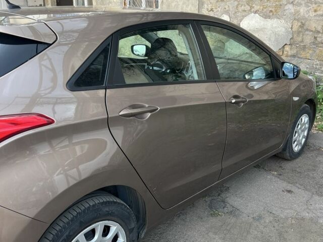 Коричневий Хендай i30, об'ємом двигуна 1.4 л та пробігом 193 тис. км за 8000 $, фото 11 на Automoto.ua