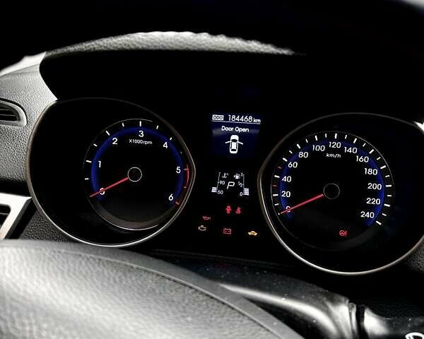 Коричневий Хендай i30, об'ємом двигуна 1.58 л та пробігом 184 тис. км за 9500 $, фото 11 на Automoto.ua