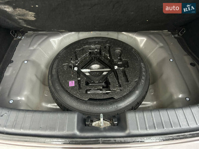 Коричневый Хендай i30, объемом двигателя 1.6 л и пробегом 107 тыс. км за 9750 $, фото 18 на Automoto.ua