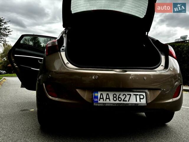 Коричневий Хендай i30, об'ємом двигуна 1.58 л та пробігом 184 тис. км за 9500 $, фото 38 на Automoto.ua
