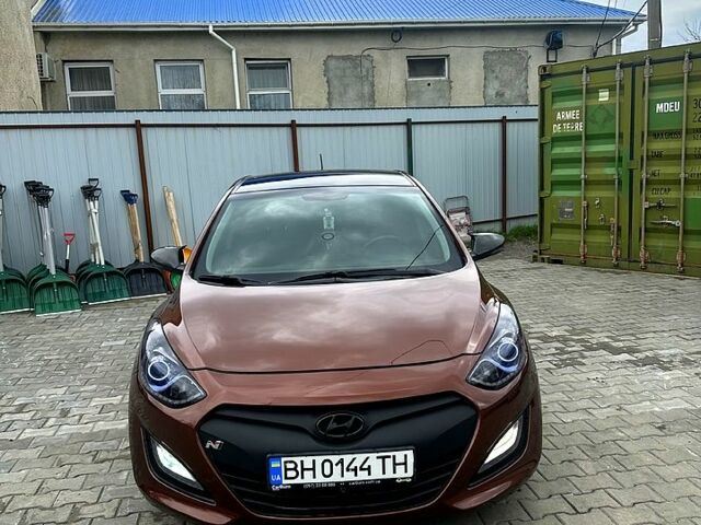 Коричневый Хендай i30, объемом двигателя 1.6 л и пробегом 253 тыс. км за 9000 $, фото 7 на Automoto.ua
