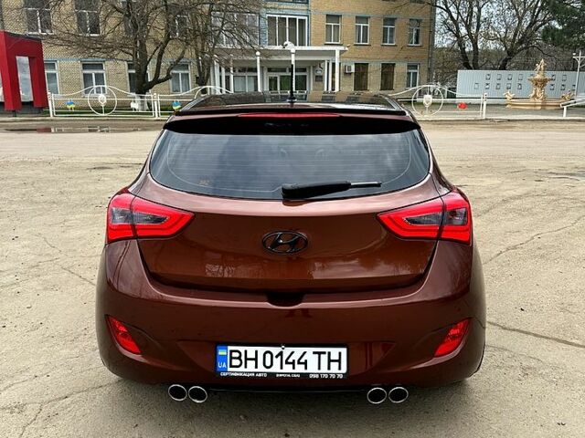 Коричневый Хендай i30, объемом двигателя 1.6 л и пробегом 253 тыс. км за 9000 $, фото 4 на Automoto.ua