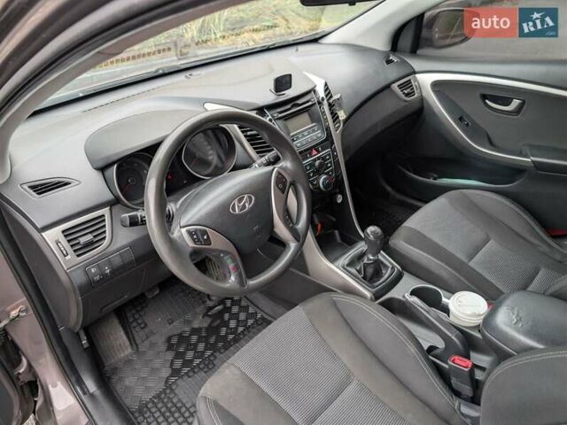 Коричневый Хендай i30, объемом двигателя 1.4 л и пробегом 293 тыс. км за 6600 $, фото 15 на Automoto.ua