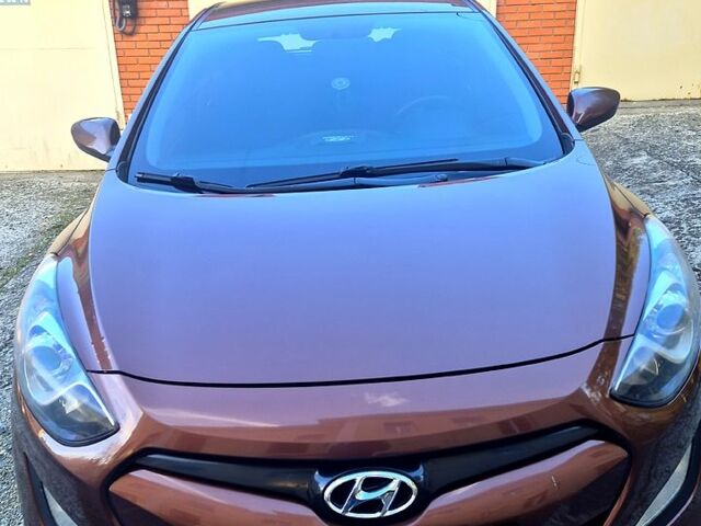 Коричневый Хендай i30, объемом двигателя 1.4 л и пробегом 148 тыс. км за 10500 $, фото 2 на Automoto.ua