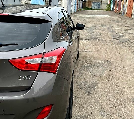 Хендай i30 2012 в Днепре (Днепропетровске) на Automoto.ua Коричневый Хендай i30, объемом двигателя 1.4 л и пробегом 293 тыс. км за 6999 $, фото 5 на Automoto.ua