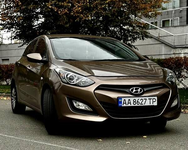 Коричневий Хендай i30, об'ємом двигуна 1.58 л та пробігом 184 тис. км за 9500 $, фото 17 на Automoto.ua