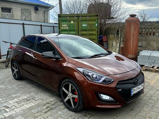 Коричневый Хендай i30, объемом двигателя 1.6 л и пробегом 253 тыс. км за 9000 $, фото 9 на Automoto.ua