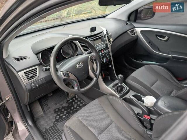 Коричневый Хендай i30, объемом двигателя 1.4 л и пробегом 293 тыс. км за 6600 $, фото 13 на Automoto.ua