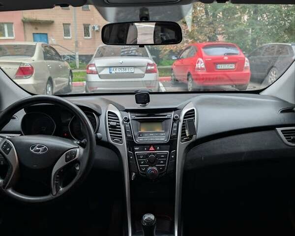 Коричневий Хендай i30, об'ємом двигуна 1.4 л та пробігом 293 тис. км за 6900 $, фото 10 на Automoto.ua