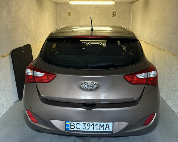 Коричневий Хендай i30, об'ємом двигуна 1.4 л та пробігом 220 тис. км за 6500 $, фото 28 на Automoto.ua