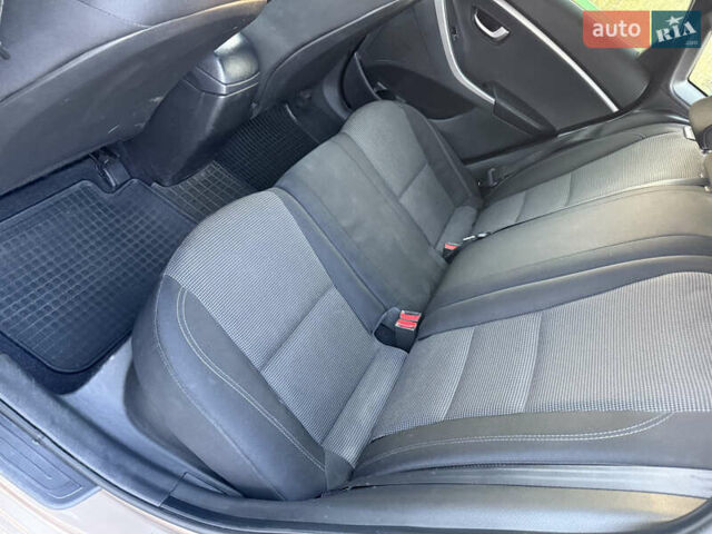 Коричневий Хендай i30, об'ємом двигуна 1.4 л та пробігом 220 тис. км за 6500 $, фото 22 на Automoto.ua