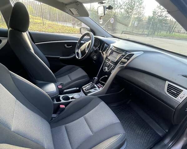 Коричневый Хендай i30, объемом двигателя 1.59 л и пробегом 112 тыс. км за 10500 $, фото 6 на Automoto.ua