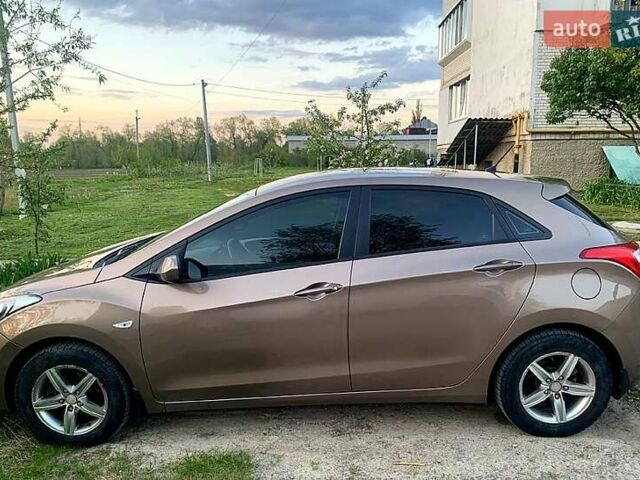 Коричневий Хендай i30, об'ємом двигуна 1.5 л та пробігом 158 тис. км за 7500 $, фото 1 на Automoto.ua