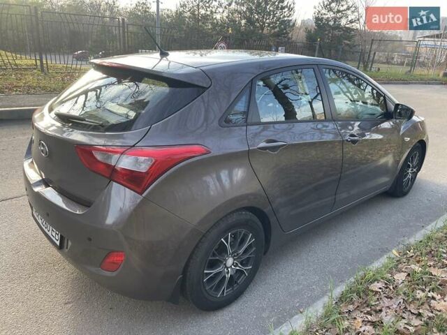 Коричневый Хендай i30, объемом двигателя 1.59 л и пробегом 112 тыс. км за 10500 $, фото 3 на Automoto.ua