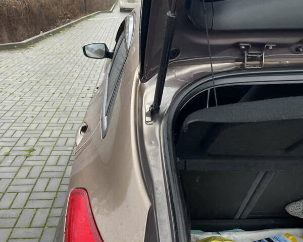 Коричневый Хендай i30, объемом двигателя 1.6 л и пробегом 119 тыс. км за 12950 $, фото 18 на Automoto.ua