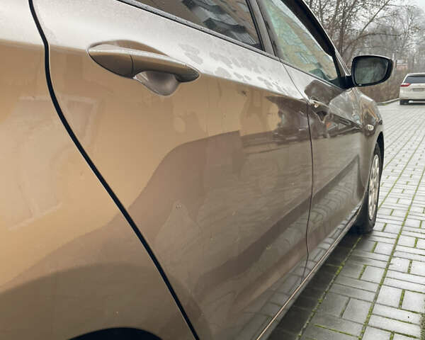 Коричневый Хендай i30, объемом двигателя 1.6 л и пробегом 119 тыс. км за 12950 $, фото 11 на Automoto.ua