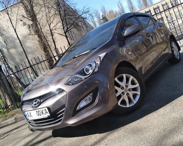 Коричневий Хендай i30, об'ємом двигуна 1.59 л та пробігом 132 тис. км за 10850 $, фото 10 на Automoto.ua