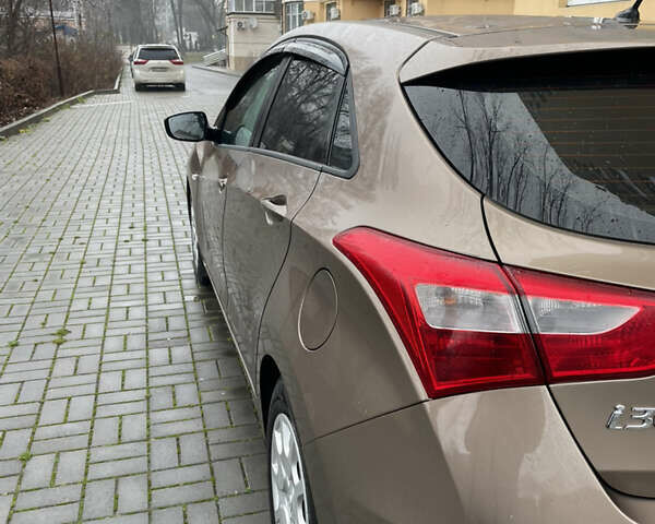 Коричневый Хендай i30, объемом двигателя 1.6 л и пробегом 119 тыс. км за 12950 $, фото 13 на Automoto.ua