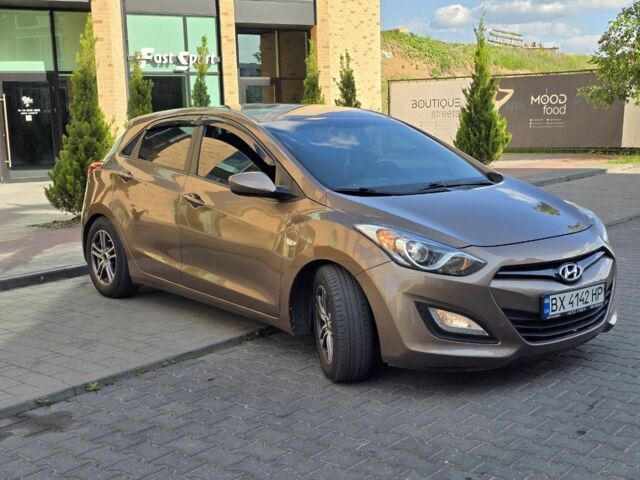 Коричневый Хендай i30, объемом двигателя 1.4 л и пробегом 198 тыс. км за 8200 $, фото 2 на Automoto.ua