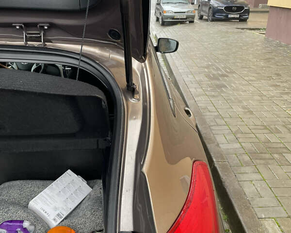 Коричневый Хендай i30, объемом двигателя 1.6 л и пробегом 119 тыс. км за 12950 $, фото 17 на Automoto.ua