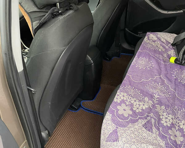 Коричневый Хендай i30, объемом двигателя 1.6 л и пробегом 119 тыс. км за 12950 $, фото 14 на Automoto.ua