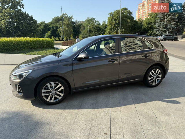 Коричневый Хендай i30, объемом двигателя 1.59 л и пробегом 55 тыс. км за 17100 $, фото 6 на Automoto.ua