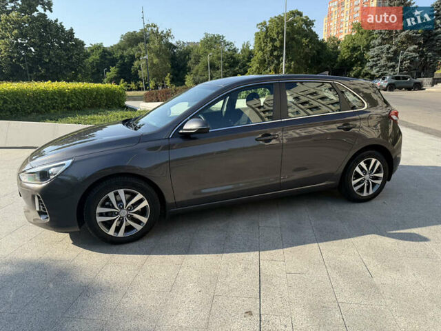 Коричневый Хендай i30, объемом двигателя 1.59 л и пробегом 53 тыс. км за 16900 $, фото 7 на Automoto.ua