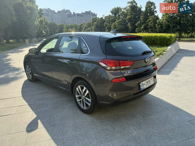 Коричневый Хендай i30, объемом двигателя 1.59 л и пробегом 53 тыс. км за 16900 $, фото 5 на Automoto.ua