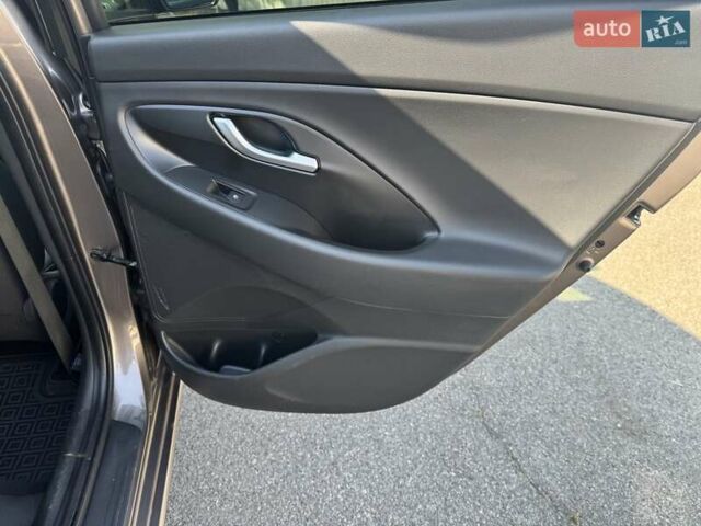 Коричневий Хендай i30, об'ємом двигуна 1.5 л та пробігом 61 тис. км за 16500 $, фото 9 на Automoto.ua