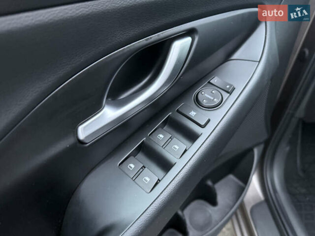 Коричневий Хендай i30, об'ємом двигуна 1.5 л та пробігом 82 тис. км за 14900 $, фото 12 на Automoto.ua