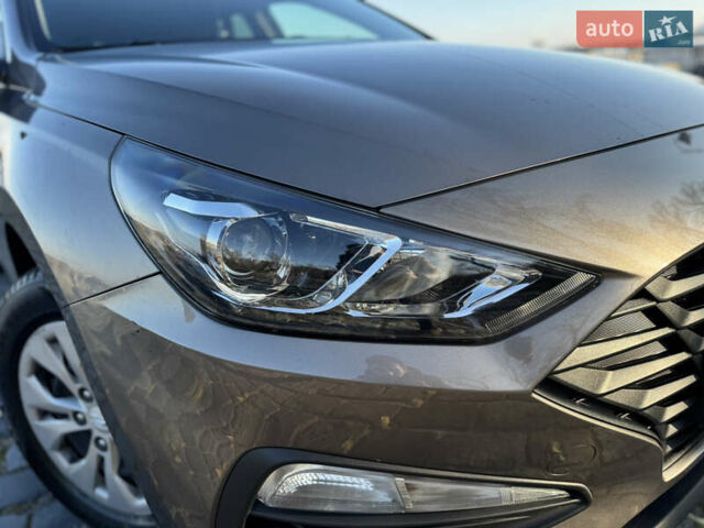 Коричневий Хендай i30, об'ємом двигуна 1.5 л та пробігом 54 тис. км за 15200 $, фото 10 на Automoto.ua