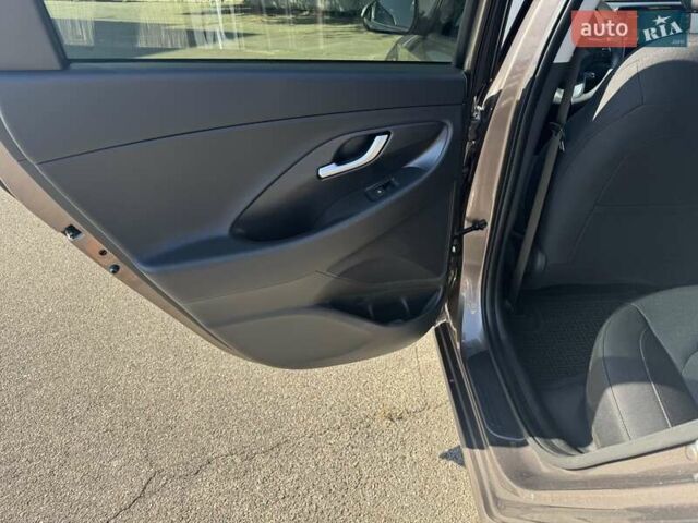 Коричневий Хендай i30, об'ємом двигуна 1.5 л та пробігом 61 тис. км за 16500 $, фото 7 на Automoto.ua