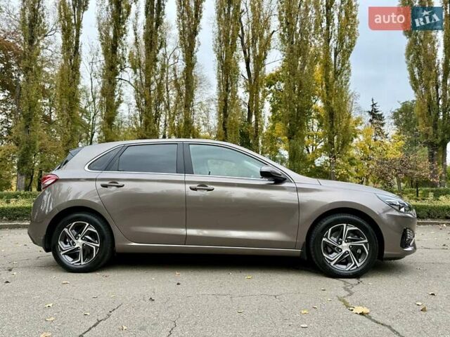 Коричневий Хендай i30, об'ємом двигуна 1.5 л та пробігом 43 тис. км за 16950 $, фото 3 на Automoto.ua