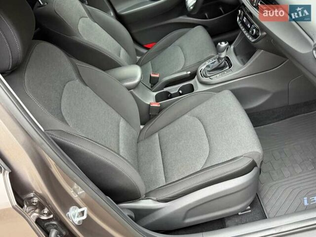 Коричневий Хендай i30, об'ємом двигуна 1.5 л та пробігом 43 тис. км за 16950 $, фото 81 на Automoto.ua