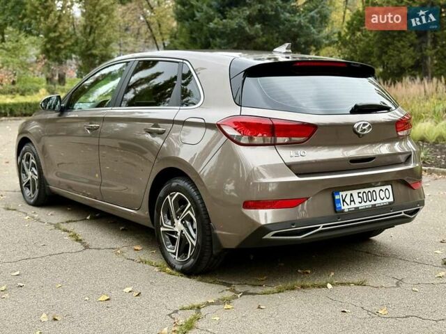 Коричневий Хендай i30, об'ємом двигуна 1.5 л та пробігом 43 тис. км за 16950 $, фото 6 на Automoto.ua