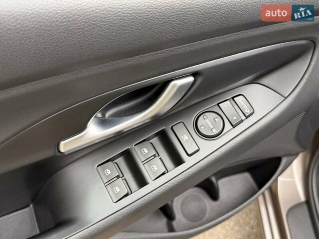 Коричневий Хендай i30, об'ємом двигуна 1.5 л та пробігом 43 тис. км за 16950 $, фото 59 на Automoto.ua