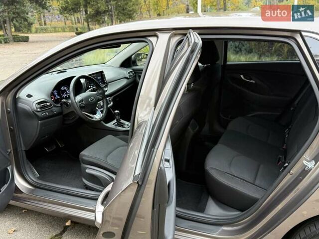 Коричневий Хендай i30, об'ємом двигуна 1.5 л та пробігом 43 тис. км за 16950 $, фото 69 на Automoto.ua
