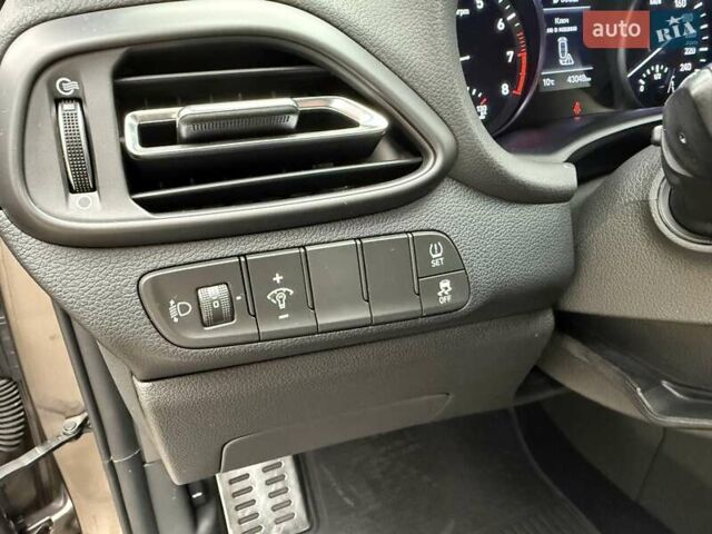 Коричневий Хендай i30, об'ємом двигуна 1.5 л та пробігом 43 тис. км за 16950 $, фото 96 на Automoto.ua