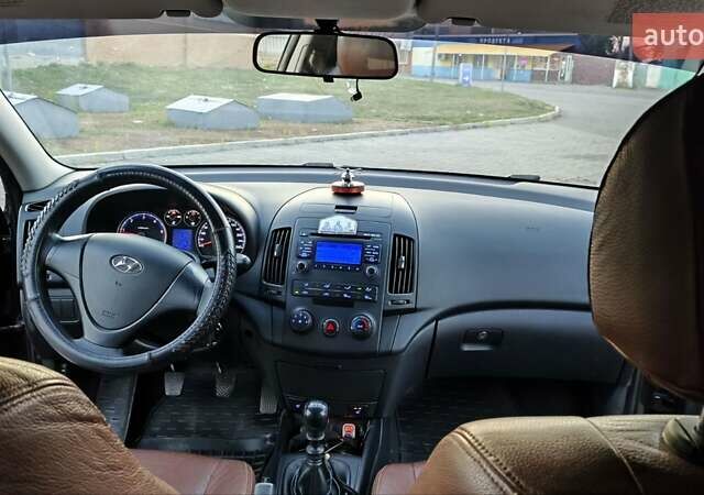 Коричневий Хендай i30, об'ємом двигуна 1.58 л та пробігом 217 тис. км за 6200 $, фото 14 на Automoto.ua