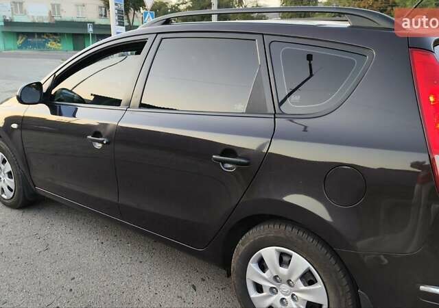 Коричневий Хендай i30, об'ємом двигуна 1.58 л та пробігом 217 тис. км за 6200 $, фото 7 на Automoto.ua