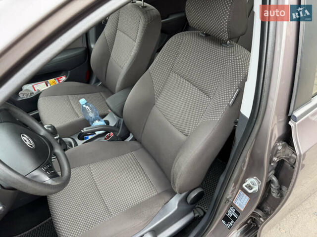 Коричневый Хендай i30, объемом двигателя 1.59 л и пробегом 116 тыс. км за 7400 $, фото 9 на Automoto.ua