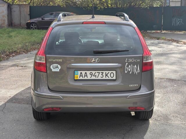 Коричневый Хендай i30, объемом двигателя 1.6 л и пробегом 236 тыс. км за 7200 $, фото 3 на Automoto.ua