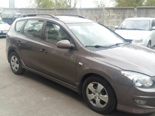 Коричневый Хендай i30, объемом двигателя 1.6 л и пробегом 393 тыс. км за 3800 $, фото 3 на Automoto.ua